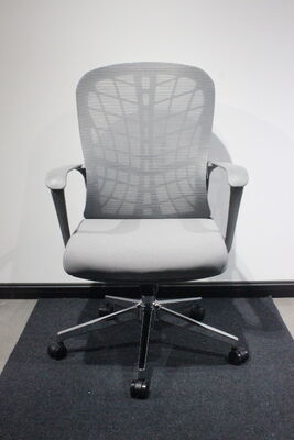 좋은 가격 블랙 카스터스 사무실 회전 의자 11kg 에르고노믹 디자인 높이 조절 편안한 의자 회의실에 적합 온라인으로